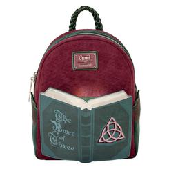La mochila Embrujadas Loungefly reúne estilo y funcionalidad en un diseño inspirado en los símbolos de la familia Halliwell, con una combinación de colores burdeos y verde bosque que evoca la magia de la serie.
