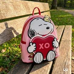 Diseñada para destacar desde el primer vistazo, la Mochila XO Snoopy Peanuts Loungefly combina el encanto atemporal de Snoopy con un diseño cuidado al milímetro que convierte cada salida en una declaración de estilo. 