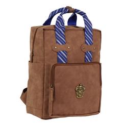 Ingenio Ravenclaw en cada paso: la Mochila casual Ravenclaw Harry Potter combina cuerpo color cuero con asas tipo corbata azul y plata y el escudo metálico de la casa al frente para un look limpio y con carácter Hogwarts. Su formato de 27 × 35 × 18 cm 