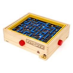 Juego laberinto Pac-Man de madera con ese equilibrio perfecto entre pieza jugable, objeto decorativo y artículo de colección. Este juego laberinto Pac-Man de madera recupera la estética arcade de los años 80