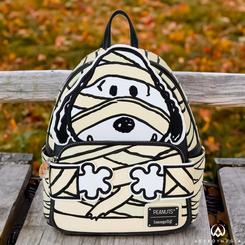 Añade un toque de diversión espeluznante a tu día a día con la mochila mini Snoopy Mummy Cosplay de Loungefly. Este encantador accesorio, fabricado en poliéster y cuero PU de alta calidad