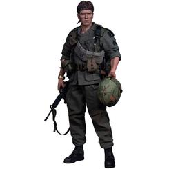 La figura Platoon Action 1/6 Sergeant Elias de 30 cm se presenta como una pieza de alto nivel dentro del coleccionismo cinematográfico, creada para transmitir la esencia más profunda de una de las figuras más icónicas del cine bélico. 