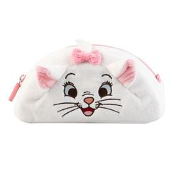 Tacto suave y diseño adorable para el día a día. Este portatodo de felpa Bonjour Marie (Los Aristogatos) combina exterior aterciopelado en felpa y poliéster, bordados nítidos y detalles en relieve como el lacito y las orejitas.