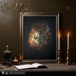 Experimenta la magia del mundo de Harry Potter con este impresionante póster que representa el emblemático escudo de Hogwarts. Cada póster es creado digitalmente con un lápiz digital en una tableta gráfica