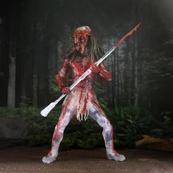 Incorpora a tu colección la impresionante figura Ultimate Feral Bear Blood Predator de la película "Prey". Esta figura articulada, con una altura aproximada de 18 cm, viene con accesorios detallados
