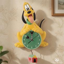 Pluto no solo marca la hora, parece esperarla con la lengua fuera y una alegría contagiosa. Este reloj de pared Pluto Allen Designs convierte al inseparable compañero de Mickey en una pieza Disney funcional, colorida y con mucha personalidad decorativa.