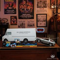 La historia del cine sobre ruedas llega con una pieza legendaria: la réplica DeLorean Hollywood Rides Time Machine 40th Anniversary de Regreso al Futuro. Fabricada en metal con escala 1:24,