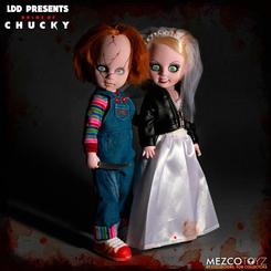 Atrévete a darle un toque escalofriante y divertido a tu espacio con este espectacular set de muñecos Living Dead Dolls inspirado en la icónica pareja de terror Chucky y Tiffany, protagonistas de "La Novia de Chucky". 