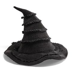 Atrévete a desafiar la gravedad con la fiel recreación del sombrero de Elphaba, la icónica Bruja Malvada del Oeste de Wicked. Este sombrero, meticulosamente diseñado con texturas intrincadas