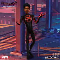 ¡Prepárate para vivir una aventura como ninguna otra con la figura de acción Spider-Man 1/12 Miles Morales! Esta impresionante figura forma parte de la línea de action figures Marvel y trae consigo toda la esencia del héroe arácnido más joven y valiente.