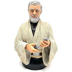 Conmemora la sabiduría y el poder del legendario Ben Kenobi con este impresionante busto de *Star Wars: Episode IV*. Realizado en poliresina a escala 1/6 y con una altura de 18 cm