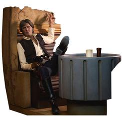 El momento más icónico de la cantina de Mos Eisley cobra vida en una pieza de colección que redefine el concepto de estatua premium. La Star Wars Episode IV Mixed Media Premium Format Figure Han Solo: Sorry About the Mess 