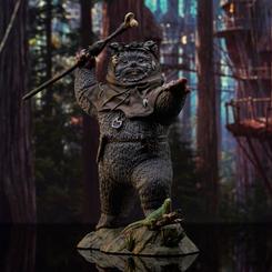 Añade a tu colección una pieza exclusiva de *Star Wars*: la estatua de Chief Chirpa de la línea Milestones. Con una altura de 18 cm, esta figura de poliresina captura al líder de los Ewoks