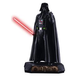Una silueta negra domina la escena mientras el rojo del sable rompe la oscuridad. Esta estatua Darth Vader escala 1:3 de Premium Collectibles Studio traslada la presencia del Señor Sith de Star Wars: Una nueva esperanza