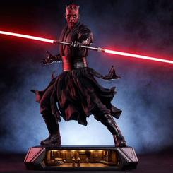 Lleva la oscuridad del Lado Oscuro a tu colección con la impresionante Estatua Epic Series de Darth Maul. A escala 1/3, esta figura de 64 cm de altura, elaborada en poliresina