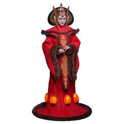 La figura Queen Amidala Star Wars 1/6 impone presencia antes incluso de apreciar sus detalles. El rojo ceremonial, el tocado real y la silueta del vestido convierten esta pieza en una escena completa de Naboo