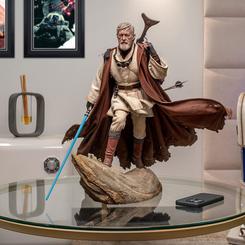 Conmemora la leyenda de Star Wars con la imponente estatua Mythos de Obi-Wan Kenobi. Esta pieza, fabricada en poliresina y ABS, tiene unas dimensiones aproximadas de 53 x 61 x 41 cm