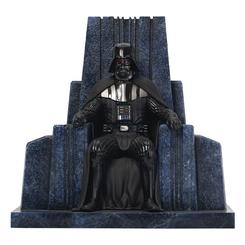 La impresionante estatua Star Wars: Obi-Wan Kenobi Premier Collection 1/7 Darth Vader on Throne de Gentle Giant LTD captura a Darth Vader en su trono de Mustafar, una imagen icónica de la serie de televisión Obi-Wan Kenobi. 