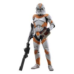 Pieza de élite para coleccionistas de Star Wars: el 212th Attack Battalion Clone Trooper de Hot Toys a escala 1/6 (30 cm) irrumpe con armadura blanca marcada en naranja y un trabajo de “weathering”