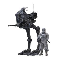 Figura Imperial Remnant AT-RT Driver & AT-RT 60 cm. Pocas piezas consiguen transmitir tanta fuerza visual como este set a escala 1/6, concebido para dominar una vitrina desde el primer segundo y elevar cualquier colección Star Wars a otro nivel.