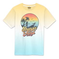 Camiseta oficial de Sunset, basada en  la serie de Stranger Things . Todo un artículo de culto para los amantes del cine de los años 80. Camiseta de alta calidad realizada en algodón 100%.