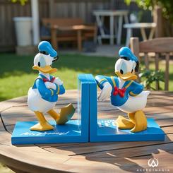 Edición irresistible para quienes convierten cada detalle del hogar en un guiño al cine y la animación: este Sujetalibros Donald Disney en pareja aporta color, humor y orden a tus estantes con dos escenas icónicas del personaje