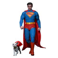 Eleva tu vitrina a nuevas alturas con el set coleccionable de sexta escala de Superman y Krypto, inspirado en el reboot cinematográfico de 2025 dirigido por James Gunn. 