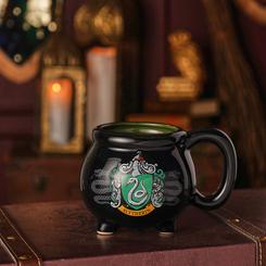Ambición, estilo y un toque de magia oscura en cada sorbo: la taza caldero Slytherin Harry Potter convierte tu rutina en un pequeño ritual de pociones con su forma redondeada tipo caldero y el escudo de Slytherin 