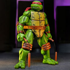 Añade un toque de acción y nostalgia a tu colección con la figura articulada de Michelangelo, inspirada en los cómics de Mirage de las Tortugas Ninja. Con una altura de aproximadamente 18 cm