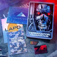 Revive la historia que marcó el destino de la humanidad con el impresionante Terminator Gift Box: The Connor Files Kit de Doctor Collector. Esta exclusiva caja de coleccionista trae consigo un pedazo del apocalíptico mundo de Terminator 