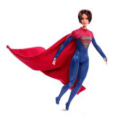 ¡Deslúmbrate con la fuerza y el poder de Supergirl en su versión de la película The Flash! La muñeca Supergirl Barbie irradia la valentía y la fortaleza de la heroína Kara Zor-El. Esta superheroína está lista para la acción con su  traje rojo y azul