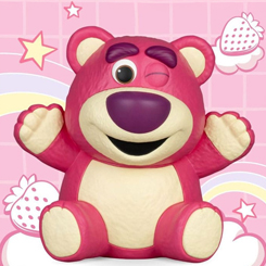 Imagina un compañero que no solo te hace sonreír, sino que también te ayuda a alcanzar tus metas financieras. El Toy Story Piggy Vinyl Bank Lotso Happy Vers. es mucho más que una hucha