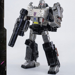 En el épico universo de Transformers: War for Cybertron Trilogy, Megatron emerge como una figura imponente y llena de detalles que cautivará a coleccionistas y amantes de la saga por igual. 