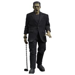 La figura Frankenstein 1/6 Deluxe Plus avanza con traje negro, gesto quebrado y una cadena que convierte cualquier vitrina en una escena de laboratorio. Esta figura Frankenstein 1/6 Deluxe Plus captura el peso físico del monstruo clásico 