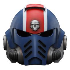 La réplica a escala real del casco de Lieutenant Titus de los Ultramarines se presenta como una pieza imprescindible para entusiastas de Warhammer40,000 y Space Marine 2, con unas dimensiones de 30×32×39cm