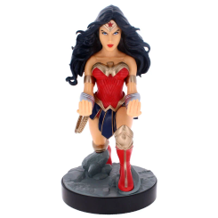 Soporte Cable Guy de Wonder Woman de DC Comics de 20 cm para sujetar mandos y teléfonos, compatible con PS5, Xbox Series y iPhone, con base decorativa que representa un terreno rocoso.
