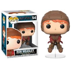 Figura POP Harry Potter Ron on Broom de vinilo con 9 cm de altura. Representa a Ron Weasley en escoba con base transparente y está presentada en caja regalo.