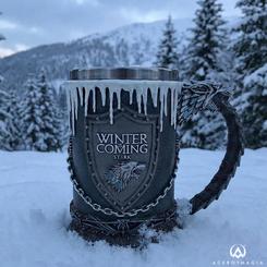 Impresionante Jarra de Cerveza con el escudo de la casa Stark de Juego de Tronos. Esta preciosa obra de arte está realizada en acero inoxidable y resina con una capacidad 600 ml,