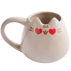 Taza 3D Pusheen de cerámica con diseño tridimensional del gato Pusheen y expresión con ojos en forma de corazón. Fabricada por ERIK, ideal para bebidas calientes y decoración.
