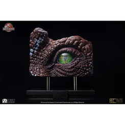 Réplica del ojo de Spinosaurus de Parque Jurásico III de 39 cm en resina pintada a mano con base de exposición temática y detalles fieles al atrezzo original de la película.