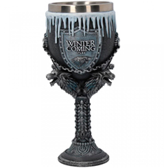 Espectacular Copa de Winter is Coming  de la serie de HBO Juego de Tronos. Esta preciosa obra de arte está realizada en acero inoxidable y resina con una altura aproximada de 17,5 cm.