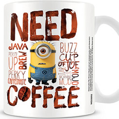 Preciosa taza para los aficionados al café con el motivo de Need Coffee, revive las situaciones pintorescas de los Minions con esta taza realizada en cerámica con una capacidad de 0,315 litros