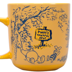 Taza oficial de Pooh & Piglet basado en los populares personajes de Disney, la taza está realizada en cerámica sensible al calor con una capacidad de 400 ml, i