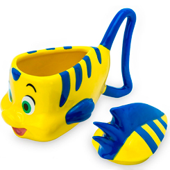 Taza oficial con el motivo en 3D del famoso Flounder basado en el clásico de Disney La Sirenita, la taza está realizada en cerámica con una capacidad de 230 ml. 