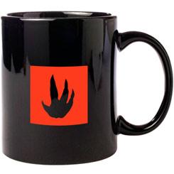 Taza oficial de Evolve Icons realizada en cerámica con una capacidad de 0,33 litros, incluye grabados en el exterior. Viene en caja de regalo. Se puede utilizar en el lavavajillas y microondas.