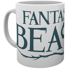 Taza oficial con el logo de Animales Fantásticos de la trilogía 'Animales fantásticos y dónde encontrarlos', realizada en cerámica con una capacidad de 0,33 litros, incluye grabados en el exterior.