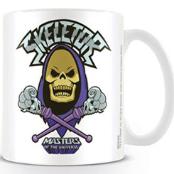 Taza oficial Skeletor basada en la serie de televisión He-man and the Masters of the Universe, realizada en cerámica con una capacidad de 0,33 litros, incluye grabados en el exterior.