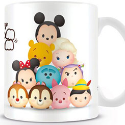 Taza oficial de Tsum Tsum Characters Disney, realizada en cerámica con una capacidad de 0,33 litros, incluye grabados en el exterior. 