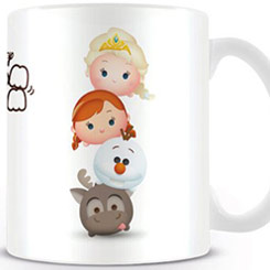 Taza oficial de Tsum Tsum Frozen Disney, realizada en cerámica con una capacidad de 0,33 litros, incluye grabados en el exterior.