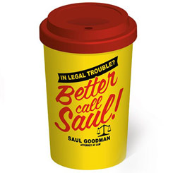 Taza de Viaje Oficial con el texto Better Call Saul! basada en la serie de televisión Breaking Bad, revive las aventuras de este carismático personaje de Breaking Bad.